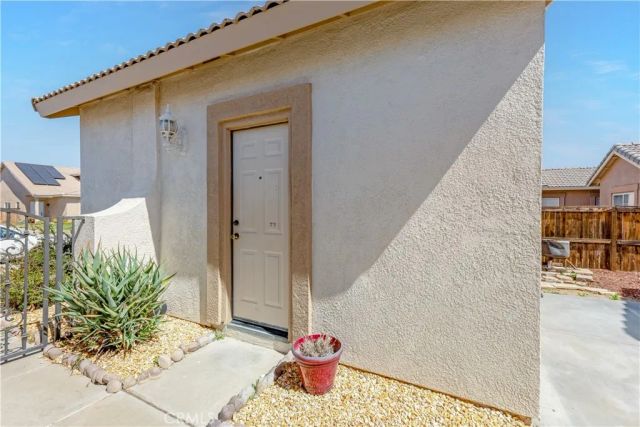 13399 Dover, Victorville, CA 92392