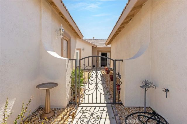 13399 Dover, Victorville, CA 92392