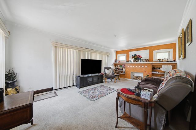 1225 S 16th Avenue, Maywood, IL 60153
