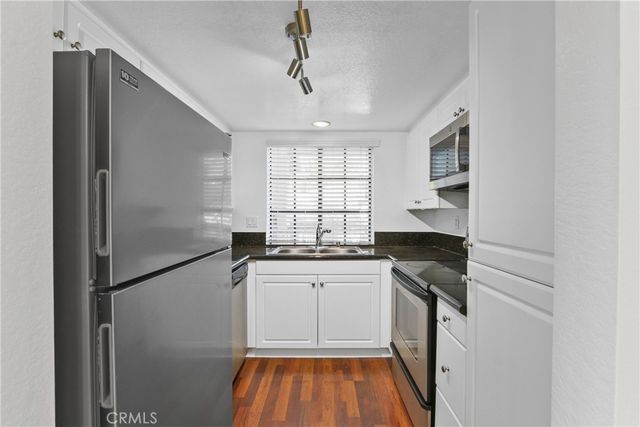 25521 Indian Hill, Laguna Hills, CA 92653