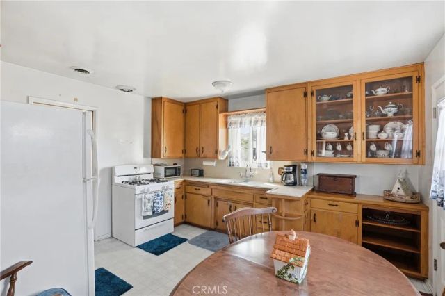 405 W Alvin Avenue, Santa Maria, CA 93458