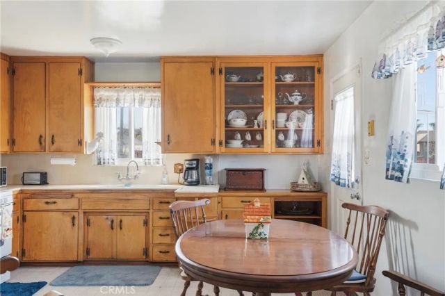 405 W Alvin Avenue, Santa Maria, CA 93458