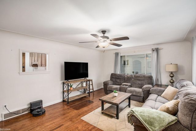 122 Gaige Street, Croswell, MI 48422