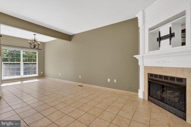 5169 BALLYCASTLE CIR, Alexandria, VA 22315