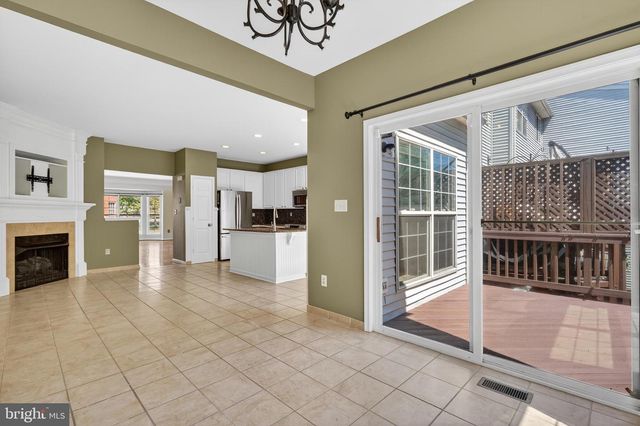 5169 BALLYCASTLE CIR, Alexandria, VA 22315