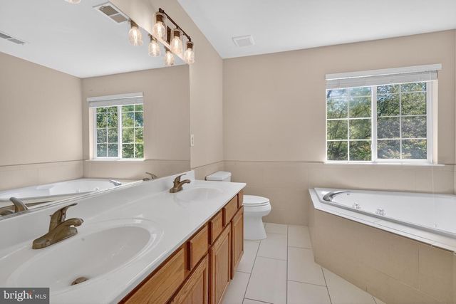 5169 BALLYCASTLE CIR, Alexandria, VA 22315