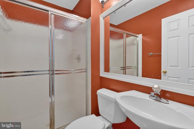 5169 BALLYCASTLE CIR, Alexandria, VA 22315