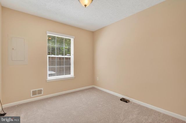 5169 BALLYCASTLE CIR, Alexandria, VA 22315