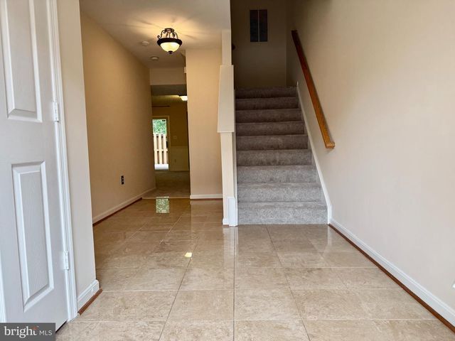 5169 BALLYCASTLE CIR, Alexandria, VA 22315