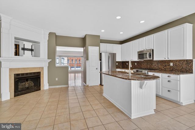 5169 BALLYCASTLE CIR, Alexandria, VA 22315