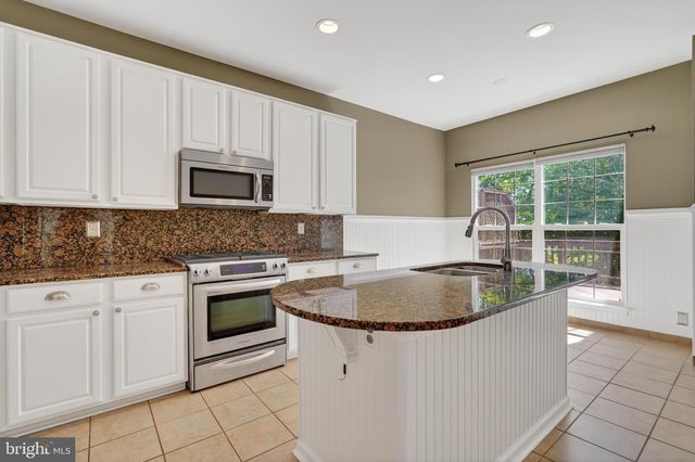 5169 BALLYCASTLE CIR, Alexandria, VA 22315