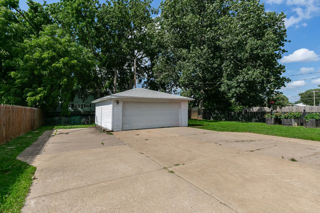 3224 W 17th Street, Davenport, IA 52804