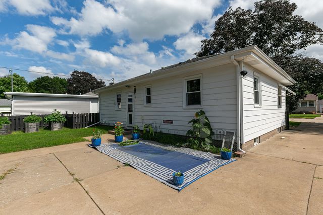 3224 W 17th Street, Davenport, IA 52804