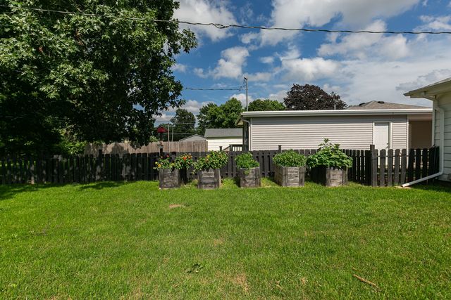 3224 W 17th Street, Davenport, IA 52804