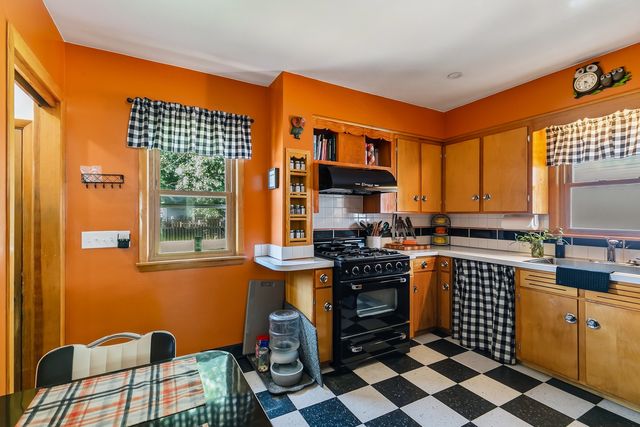 3224 W 17th Street, Davenport, IA 52804