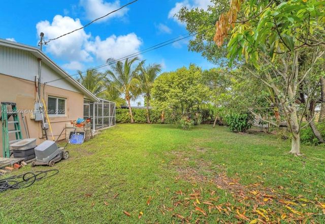10833 SW 62nd Ter, Miami, FL 33173