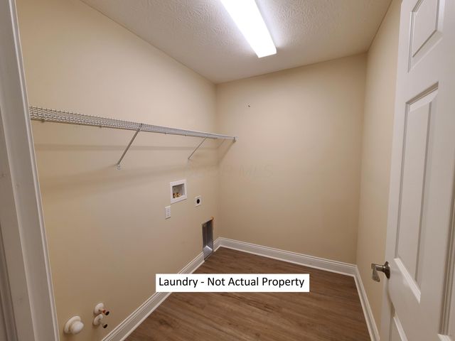 714 Olde Creek Drive, Newark, OH 43055