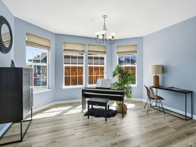 1295 Pedroncelli Dr, Windsor, CA 95492