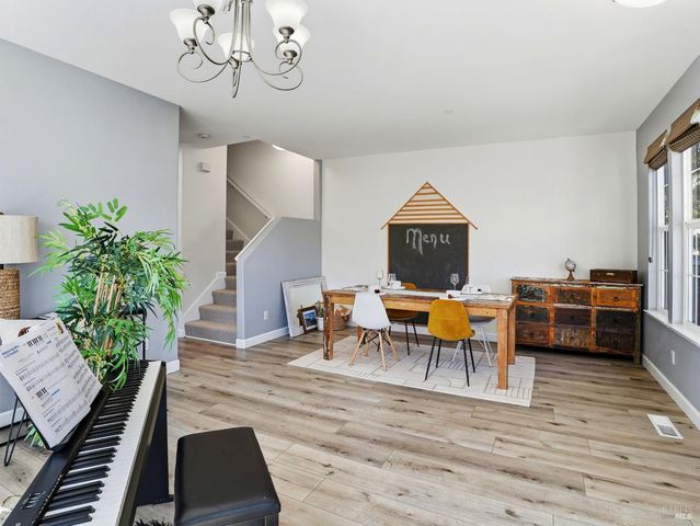 1295 Pedroncelli Dr, Windsor, CA 95492