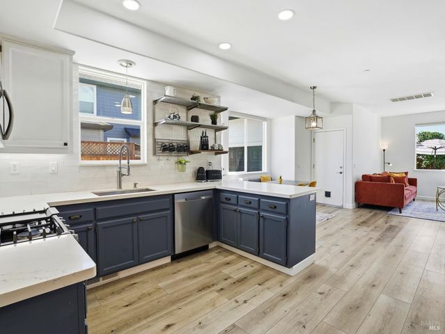 1295 Pedroncelli Dr, Windsor, CA 95492