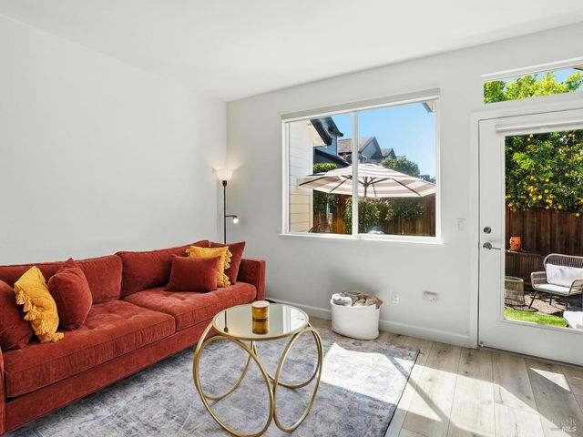 1295 Pedroncelli Dr, Windsor, CA 95492