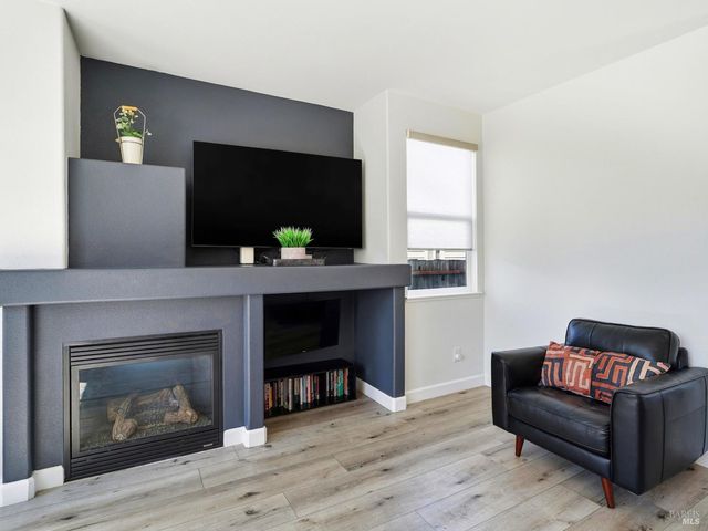 1295 Pedroncelli Dr, Windsor, CA 95492