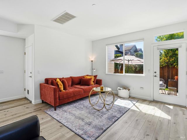 1295 Pedroncelli Dr, Windsor, CA 95492