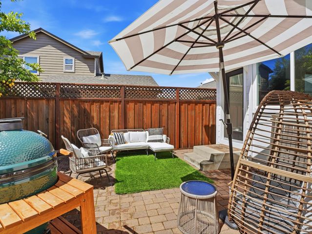 1295 Pedroncelli Dr, Windsor, CA 95492