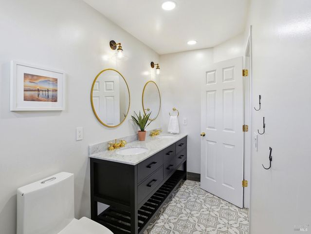 1295 Pedroncelli Dr, Windsor, CA 95492