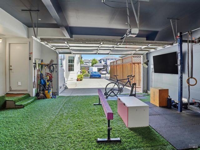 1295 Pedroncelli Dr, Windsor, CA 95492