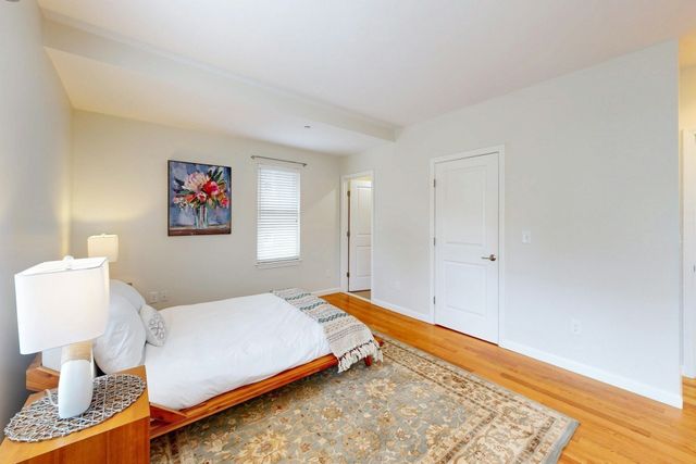 104 Holland St. 1, Somerville, MA 02144