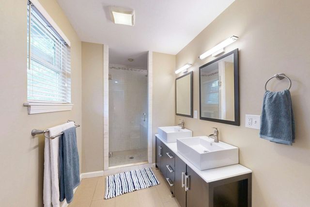 104 Holland St. 1, Somerville, MA 02144