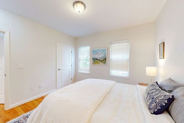 104 Holland St. 1, Somerville, MA 02144