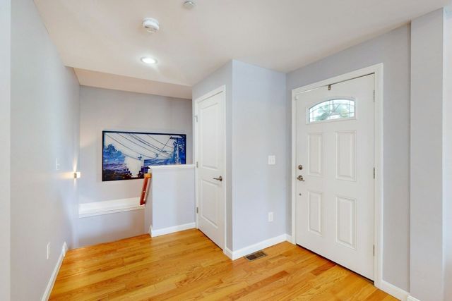 104 Holland St. 1, Somerville, MA 02144