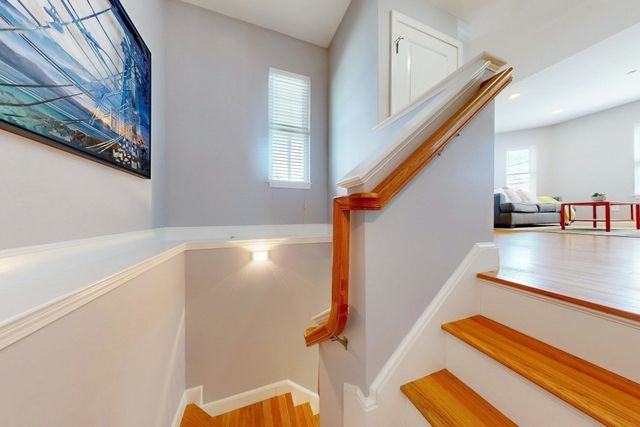 104 Holland St. 1, Somerville, MA 02144