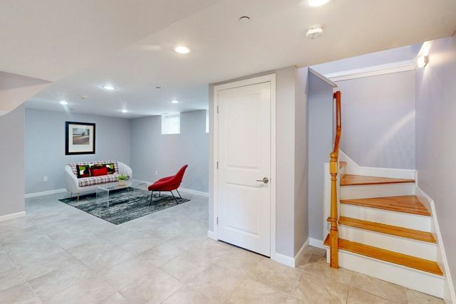 104 Holland St. 1, Somerville, MA 02144