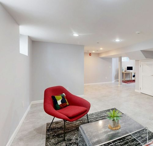 104 Holland St. 1, Somerville, MA 02144