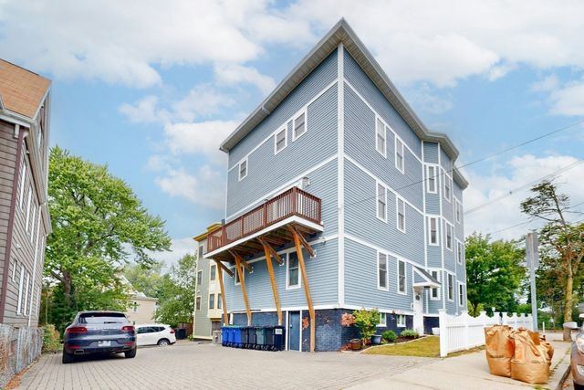 104 Holland St. 1, Somerville, MA 02144