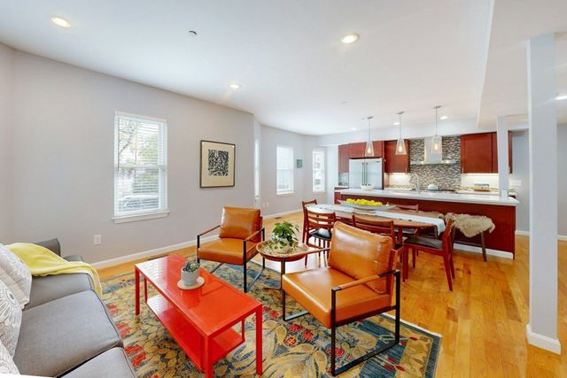 104 Holland St. 1, Somerville, MA 02144