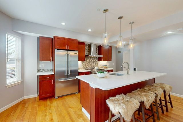 104 Holland St. 1, Somerville, MA 02144