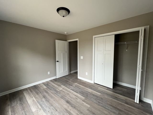208 Strawberry St, Portland, TN 37148
