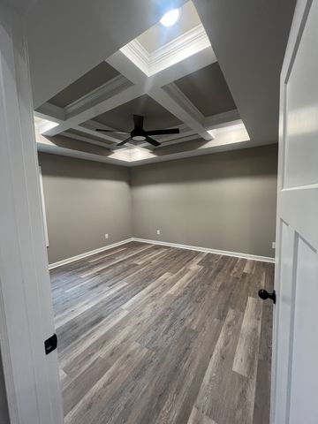 208 Strawberry St, Portland, TN 37148