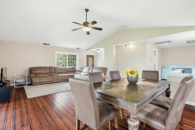 12341 Torrey Pines Dr, Auburn, CA 95602