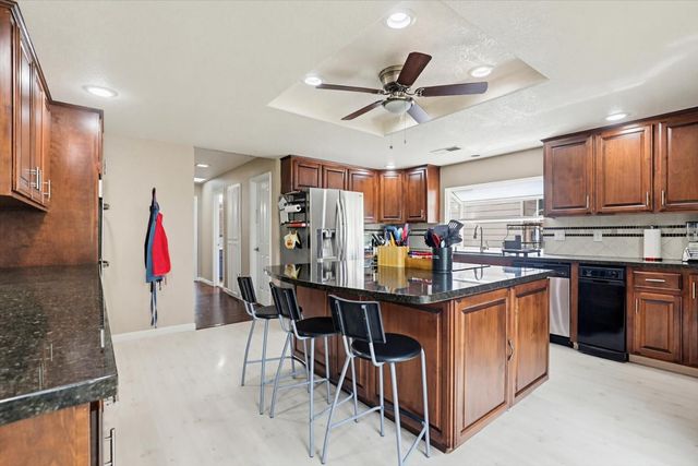 12341 Torrey Pines Dr, Auburn, CA 95602