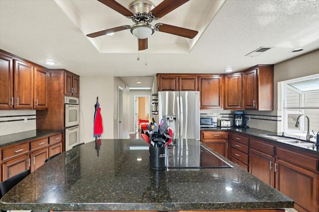 12341 Torrey Pines Dr, Auburn, CA 95602
