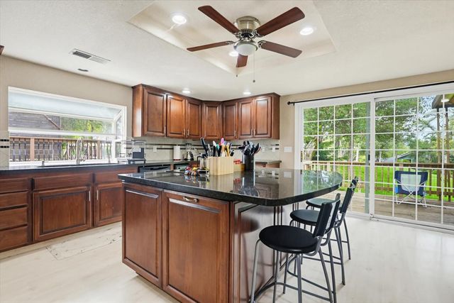 12341 Torrey Pines Dr, Auburn, CA 95602
