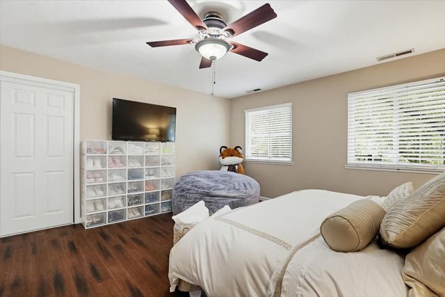12341 Torrey Pines Dr, Auburn, CA 95602