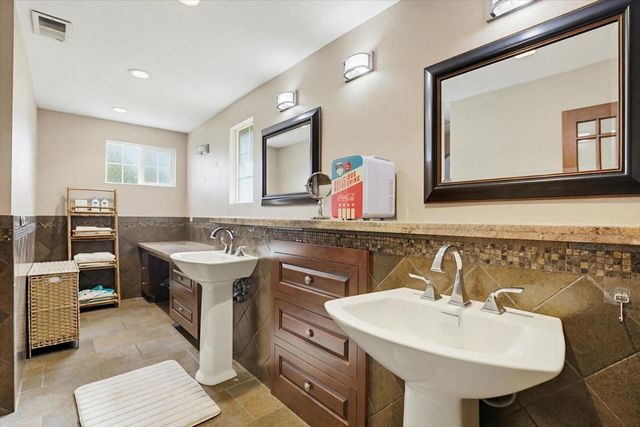 12341 Torrey Pines Dr, Auburn, CA 95602