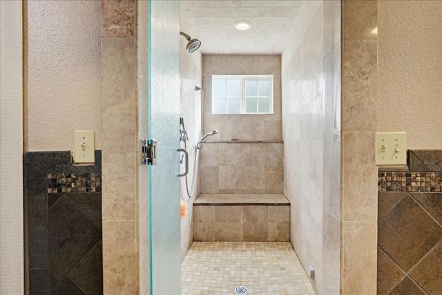 12341 Torrey Pines Dr, Auburn, CA 95602