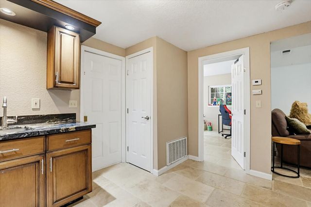 12341 Torrey Pines Dr, Auburn, CA 95602